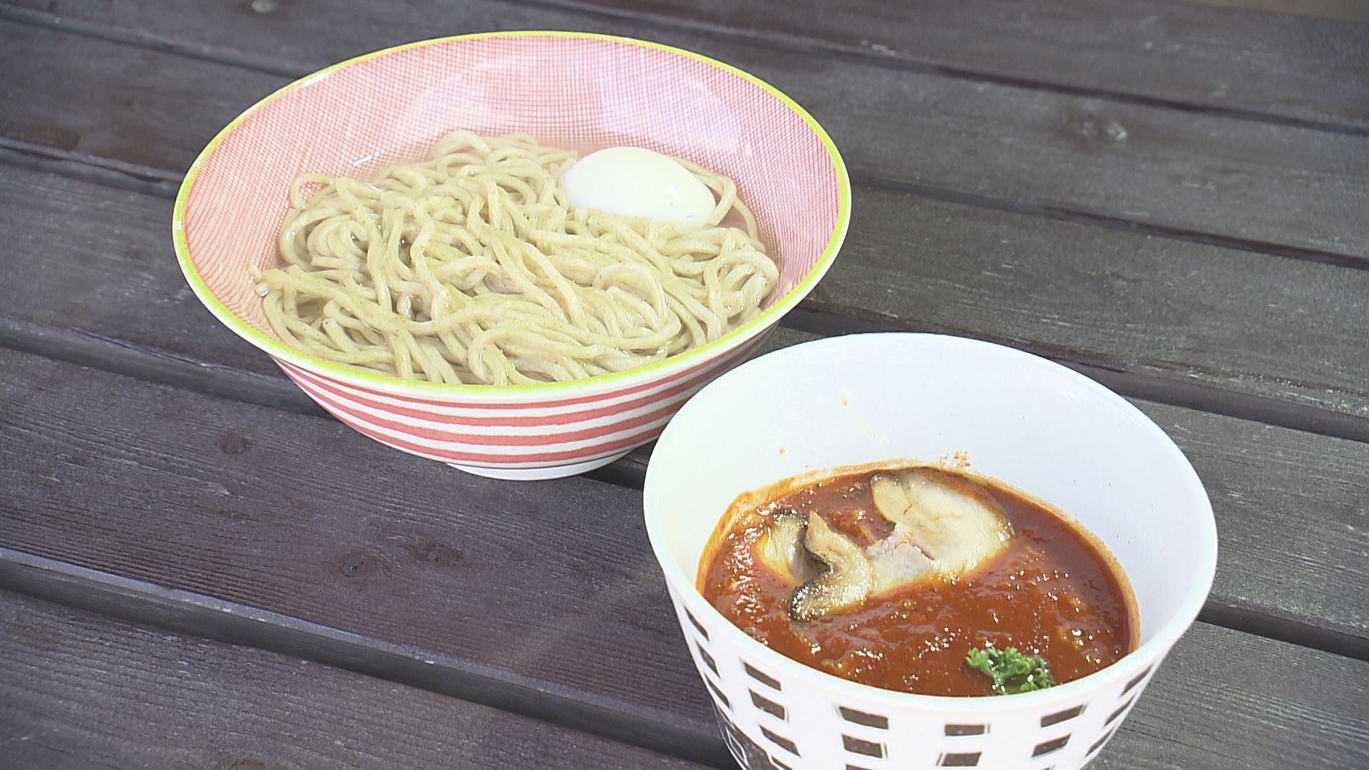 名物「ぬれしみせん」と「とまとつけ麺」