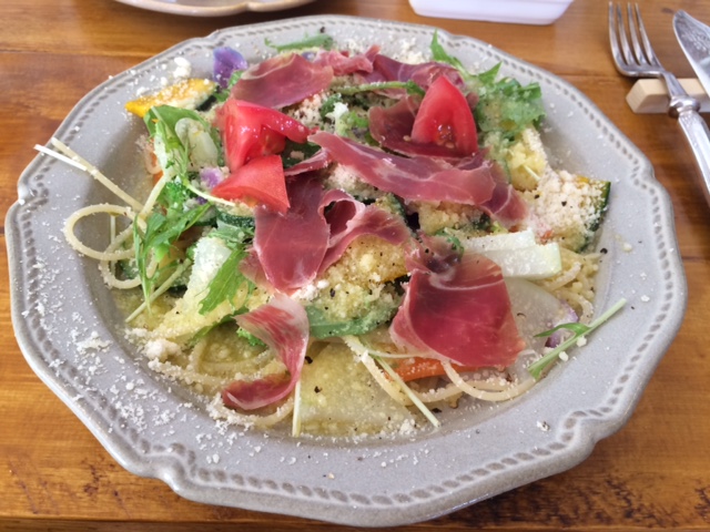 こだわりは地元野菜と自然派ワイン