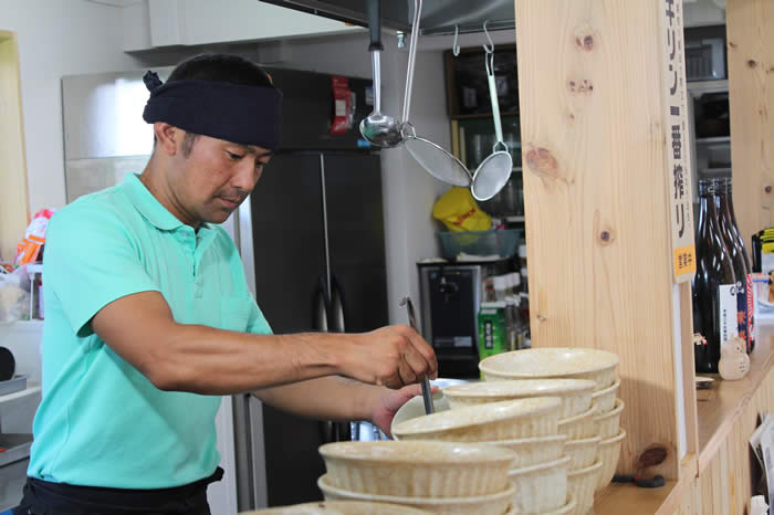 大衆食堂をイメージして