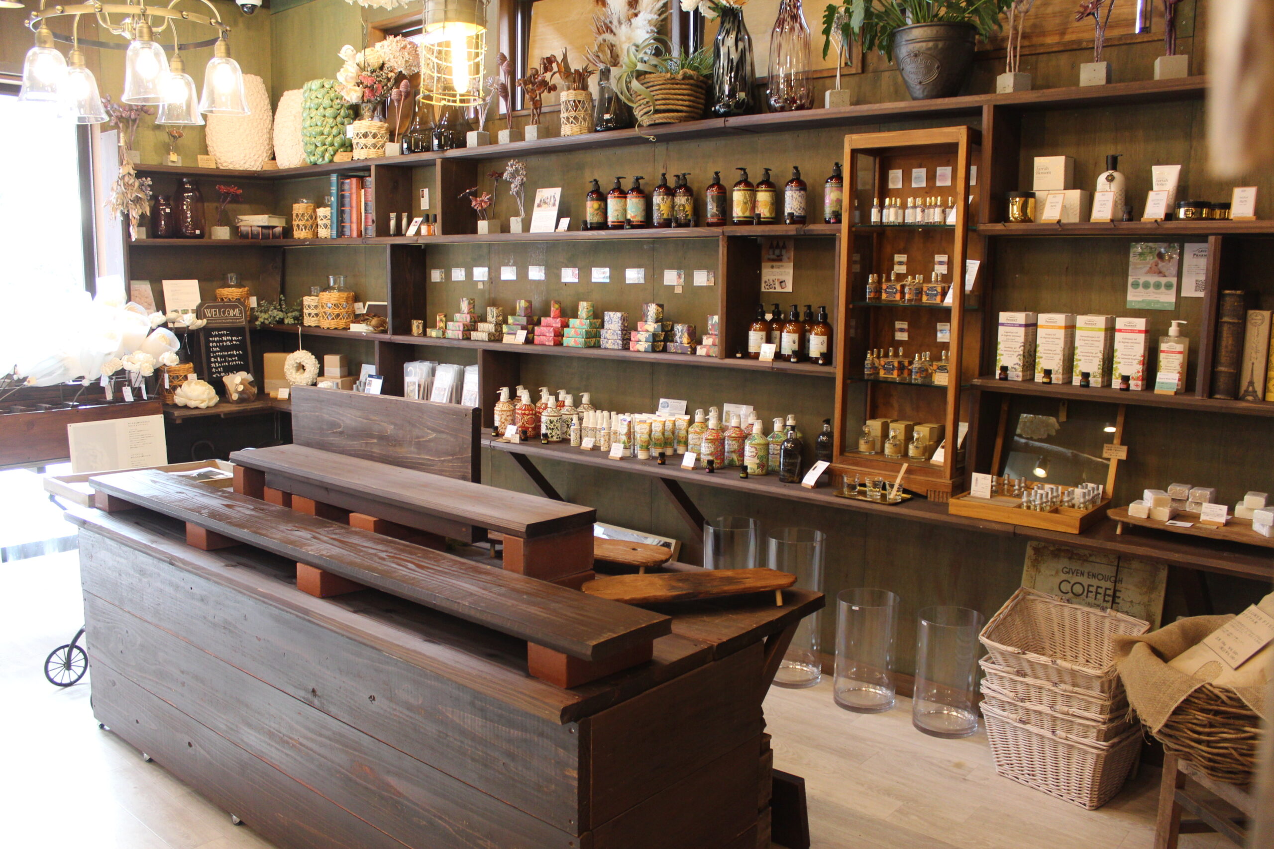 花屋を中心に広がる“フィールド”