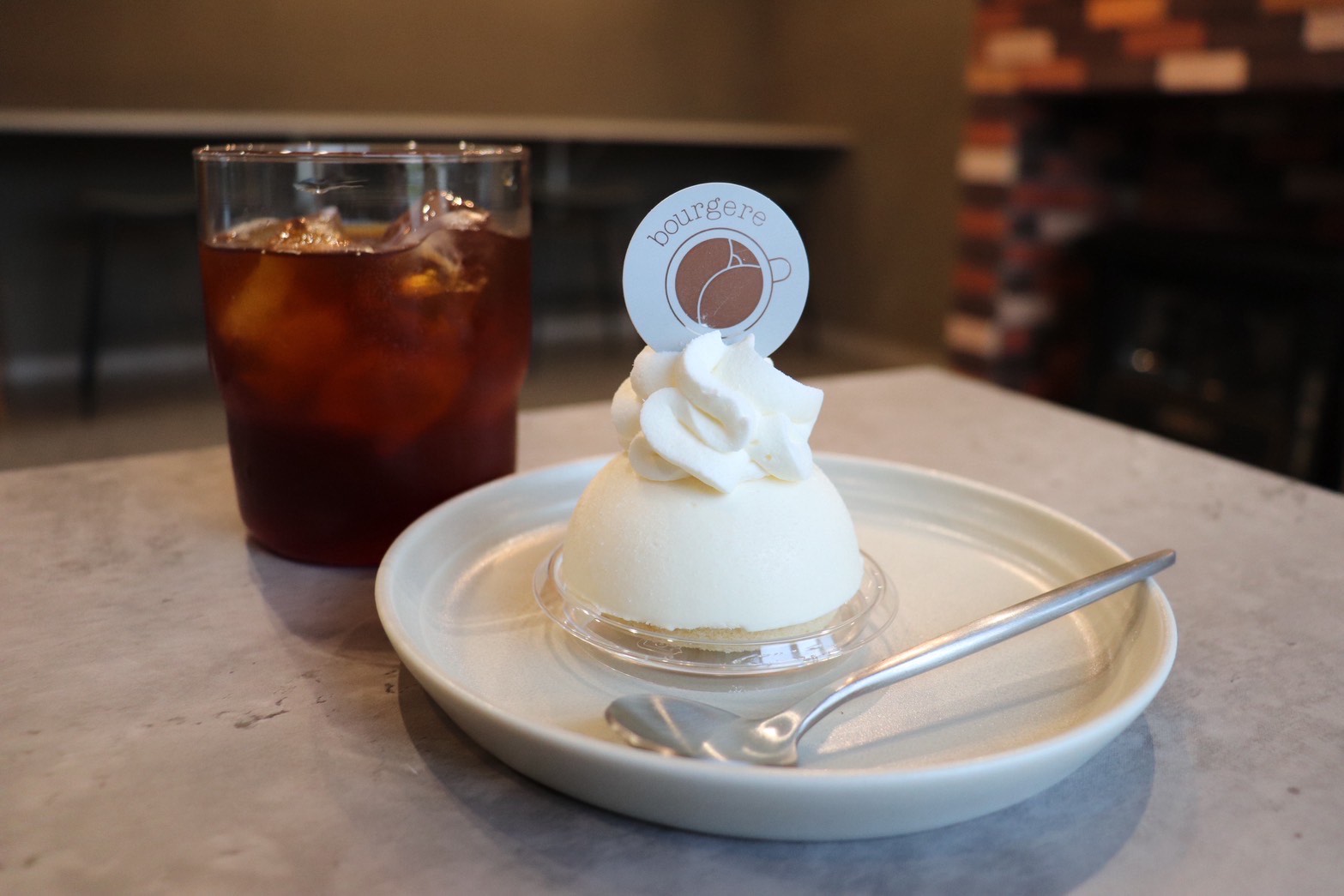 あたたかみのあるカフェ空間