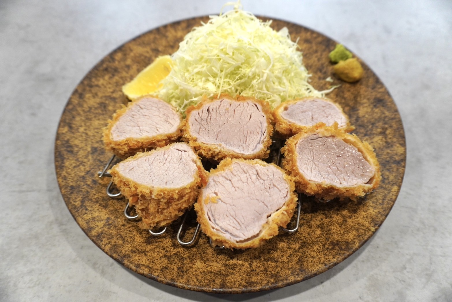 上シャ豚ブリアンカツ（210g）